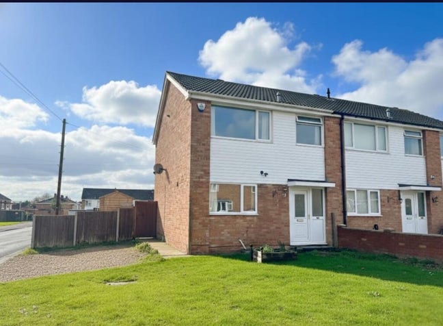 Whole 3 bed property to rent Main Photo