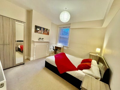 Larger Than Average Double, Great Co-Living House Main Photo