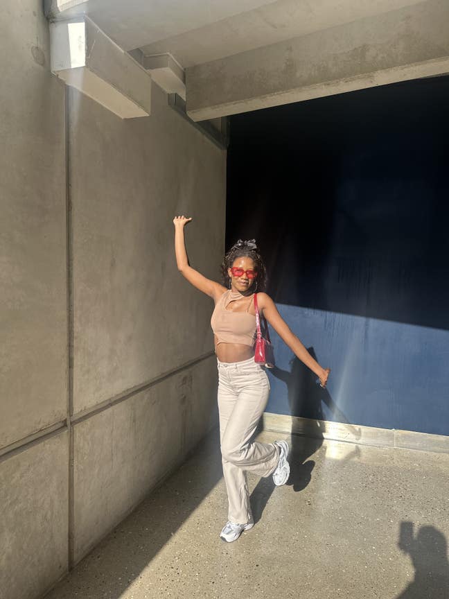 I am a female student aged 23. I am looking f... Main Photo