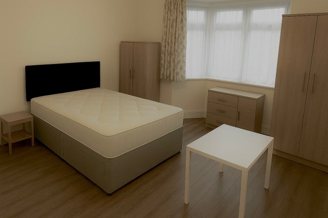 Double size room with full time job Main Photo