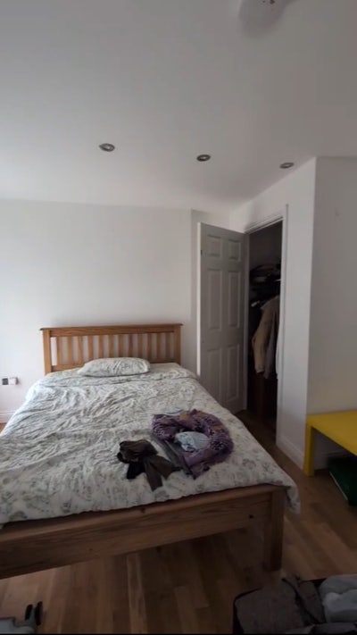 Room available in a 3 bedroom flat in city centre  Main Photo