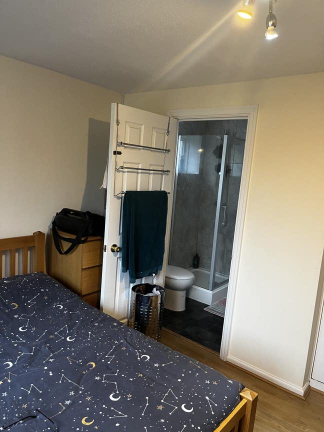 Large Double en-suite in Twi Mile Ash Main Photo