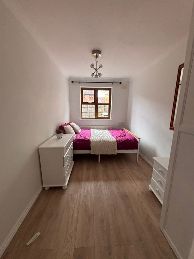 2 Rooms available in this houseshare in Twickenham Main Photo