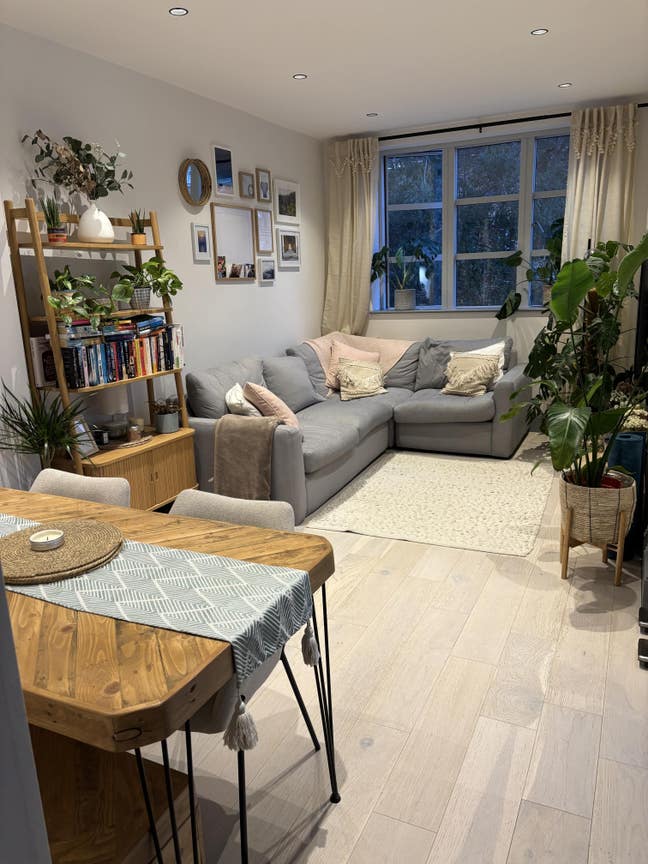 Modern, Bright One-Bedroom Flat: Short Let Main Photo