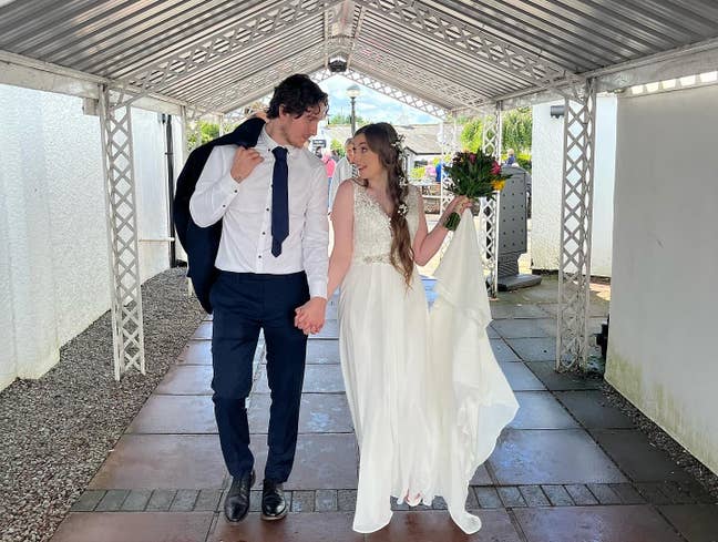 Quiet and Professional Couple Seeking Studio/Room Main Photo