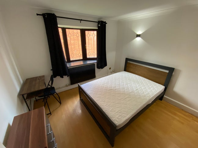 En-suite Bedroom Near The Train Station Main Photo