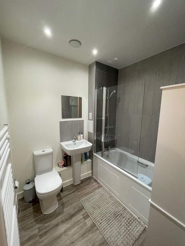 Your Own Flat (Almost!) as Landlord Rarely Around Main Photo