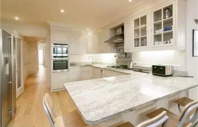 Spacious double room in gorgeous Balham flat Main Photo