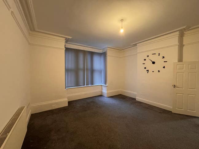 Massive 1 Bed Apartment DN1 Location  Main Photo