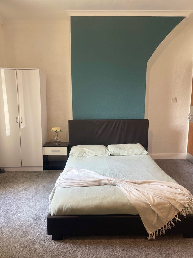 Self Contained & Single Room - Darwen  Main Photo