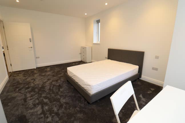 Bush Hills Rooms Available!!! Main Photo