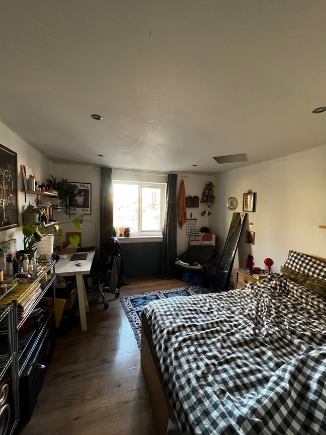 Lovely room in excellent central location Main Photo