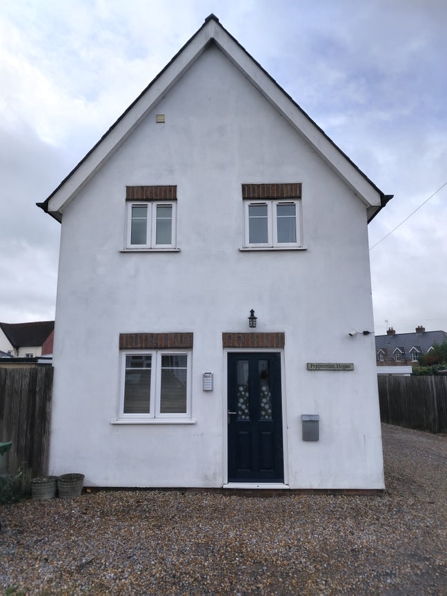 Spare Lodgers Room available soon in Liss Main Photo