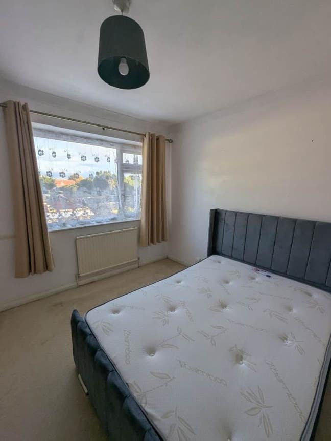 Double Room Available in RM5 3HA | All Bills Inclu Main Photo