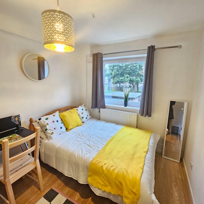 En-suite room in lovely house in Camden Main Photo