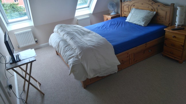 Large En-suite Double solely occupying top floor  Main Photo