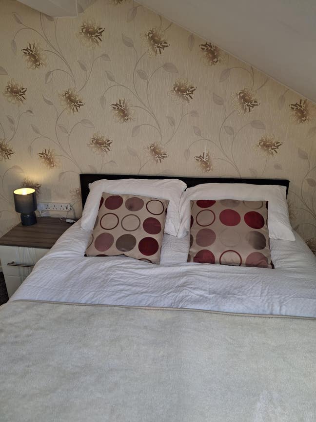 Luxury Room (All bills included) Main Photo