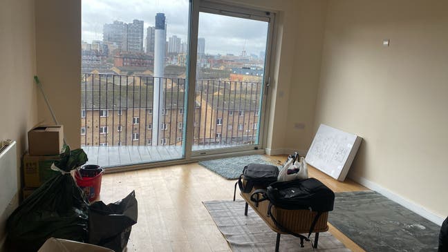 1 Double Bed Room Available Main Photo