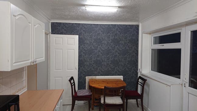 Quiet Rooms near Prince Charles Hospital MERTHYR Main Photo