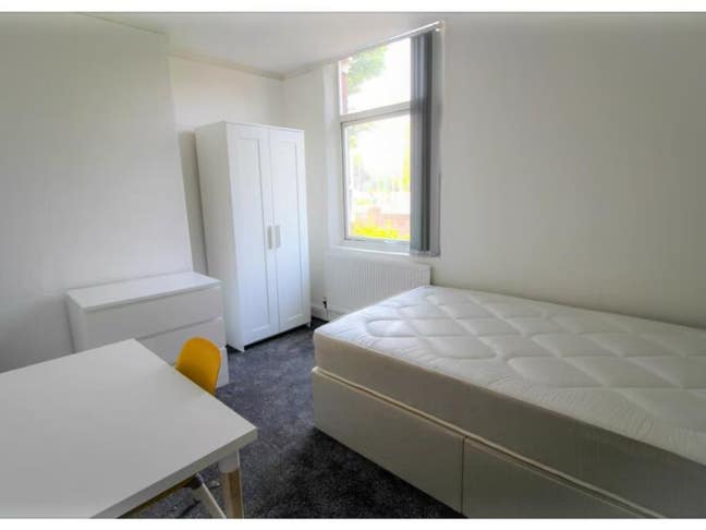 Room to rent from  mid Jan Main Photo