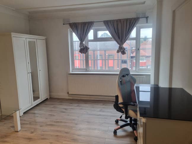 Furnished house near Hendon Central. Main Photo