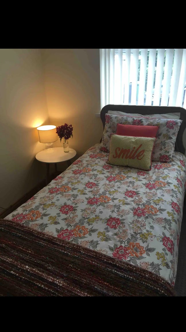 Individual flat in family home Main Photo