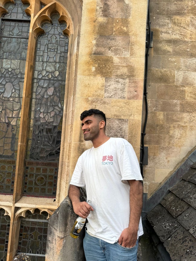 Room from Feb with Easy Commute to Bank Main Photo