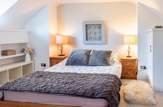 Very large 1 bedroom split level luxury apartment  Main Photo