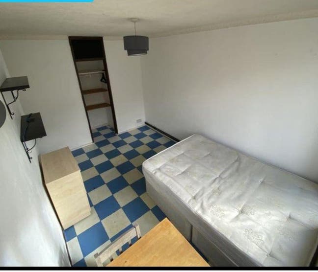 Double Room for Single Occupanc All Bills Included Main Photo