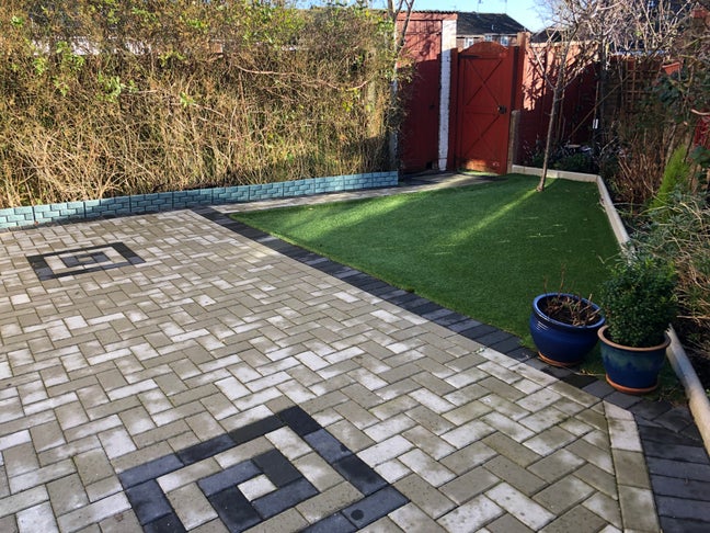 I have two double and one single bedroom to let Main Photo