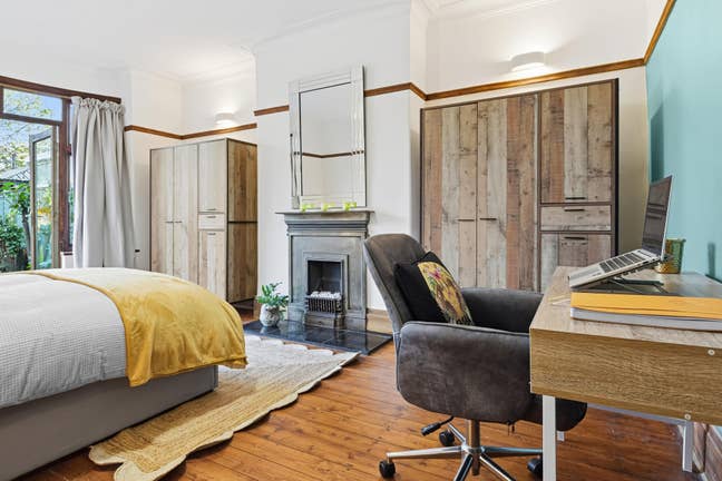 Spacious Rooms - Gardener/Cleaner/Parking/Netflix Main Photo