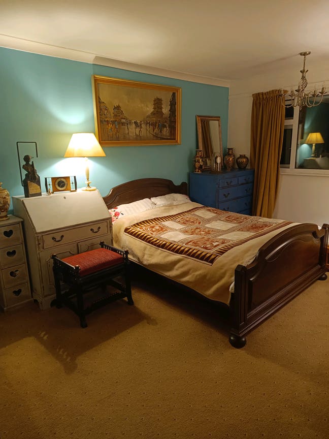 Large Double Room in West Molesey  Main Photo