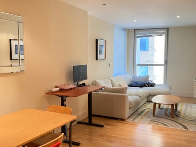 Cozy Room with free Gym Access + Transport Links Main Photo