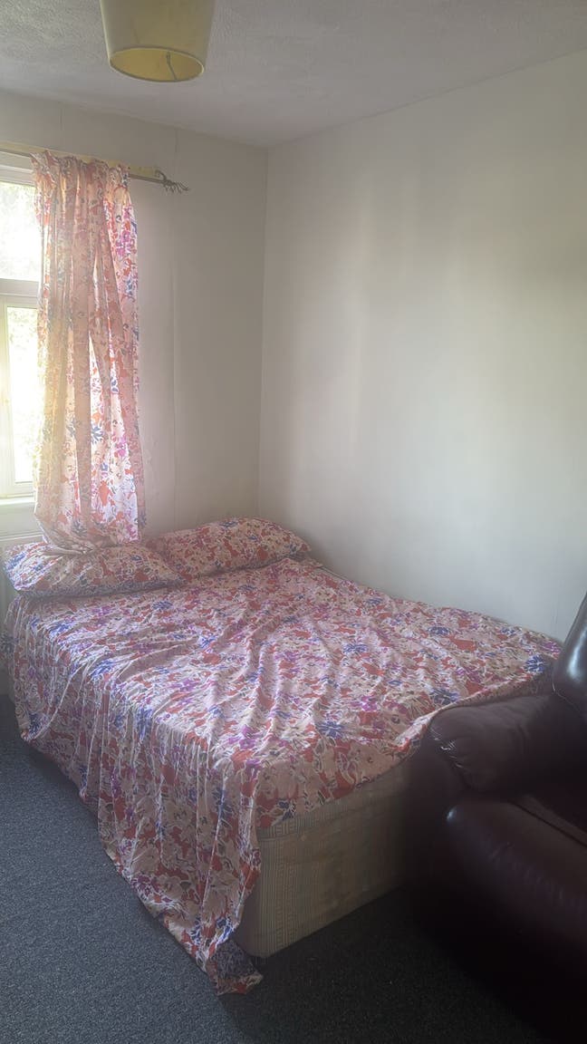 Spacious and Cosy Double Rooms for Rent in CR0 4LU Main Photo