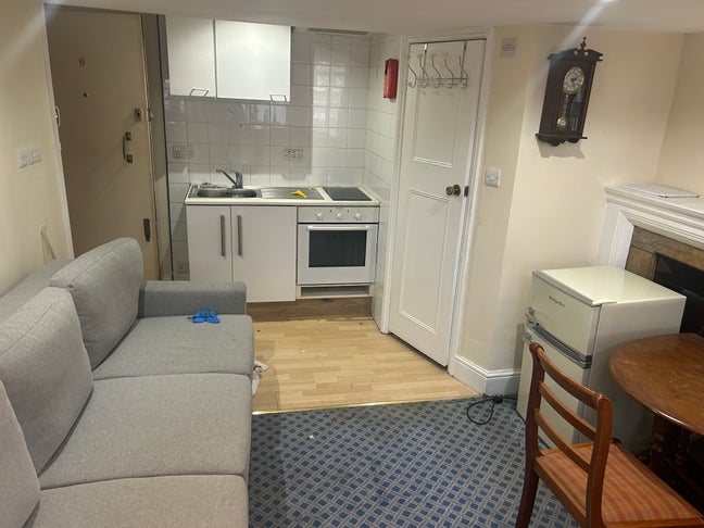 Large Studio Flat Main Photo