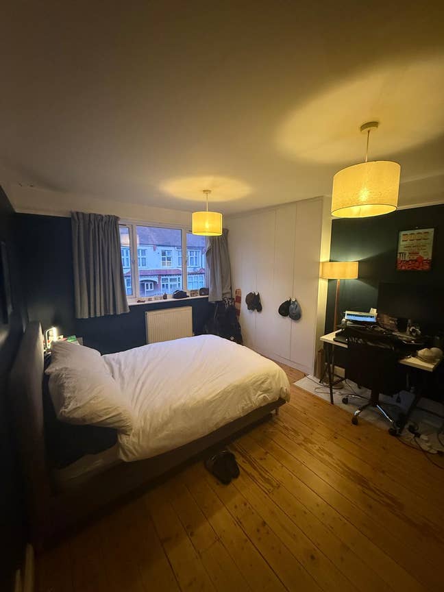 ✨ Bright & Spacious Double Room in Brixton ✨  Main Photo