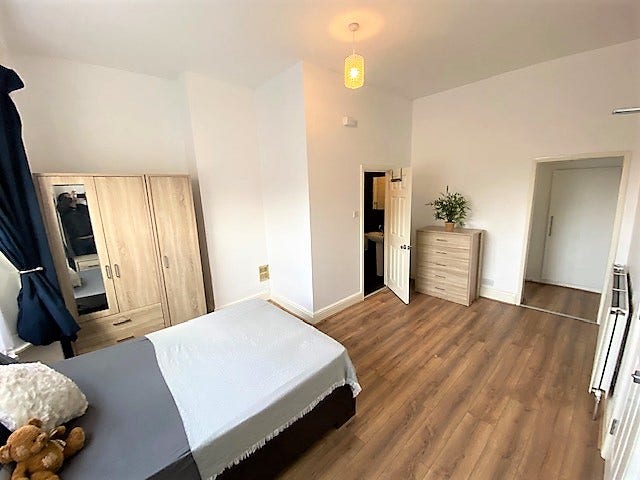 Modern self contained Studio Flat Main Photo