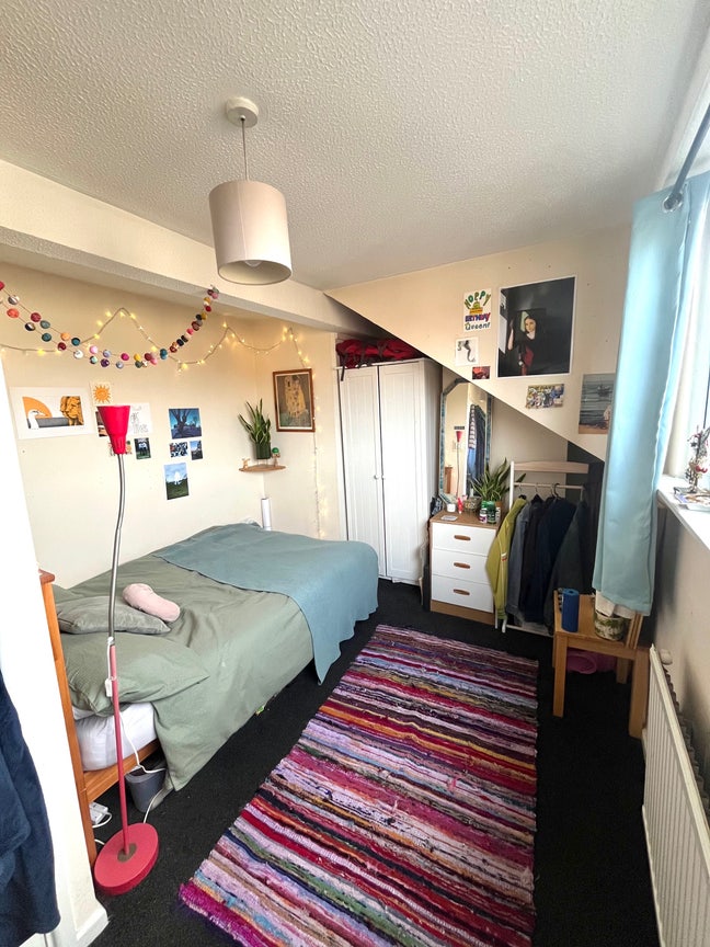 Cozy room for sublet available in Bedminster  Main Photo