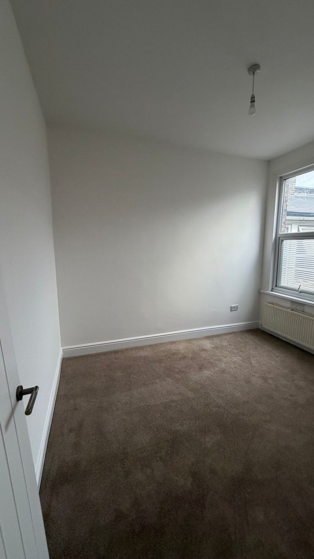 2 bed 1st floor flat Available E17! Main Photo