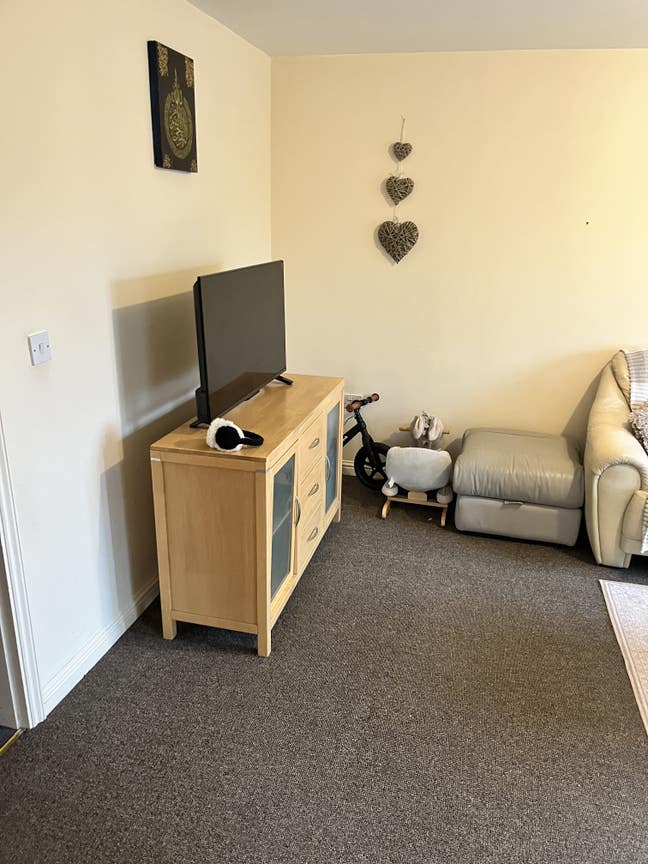 Room for 2-Week Stay • Quiet Residential Area •  Main Photo