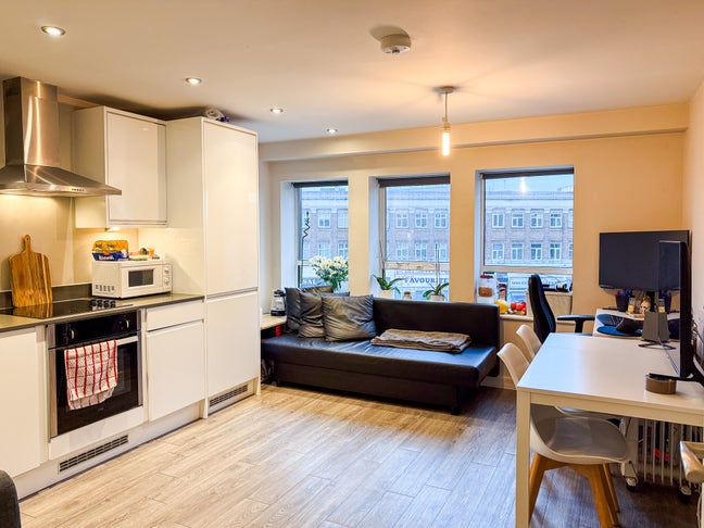 One bedroom flat in Gants Hill Main Photo