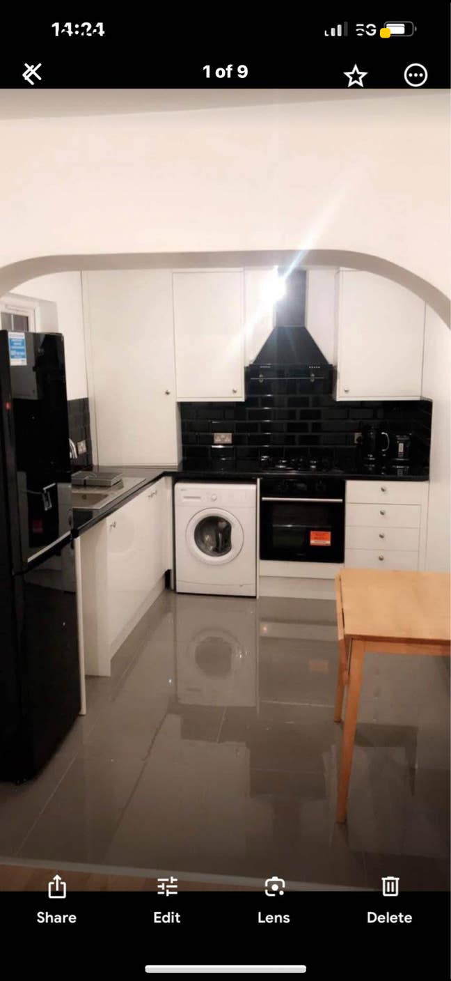 Town centre double room Main Photo