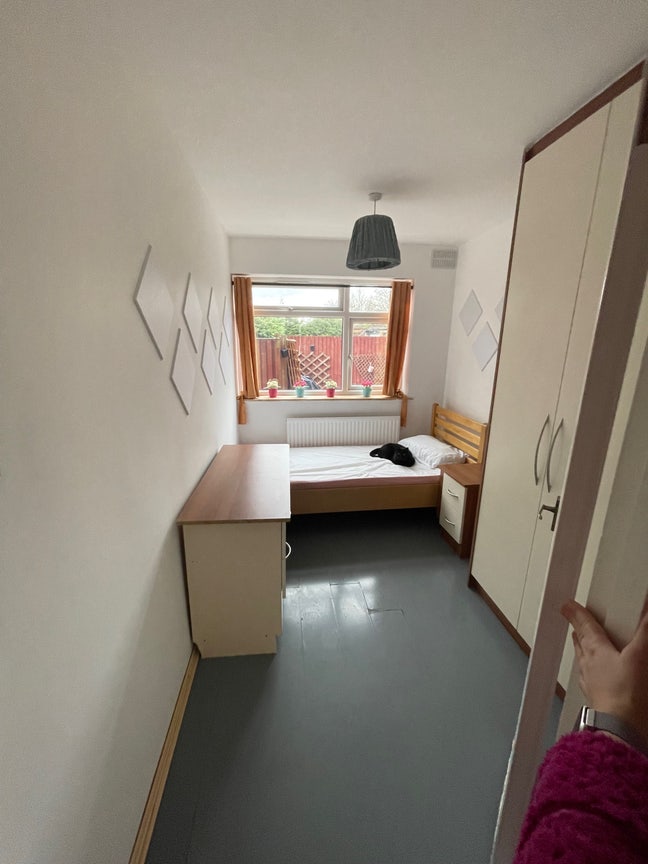 Room in house with 2 private gardens 1 person  Main Photo