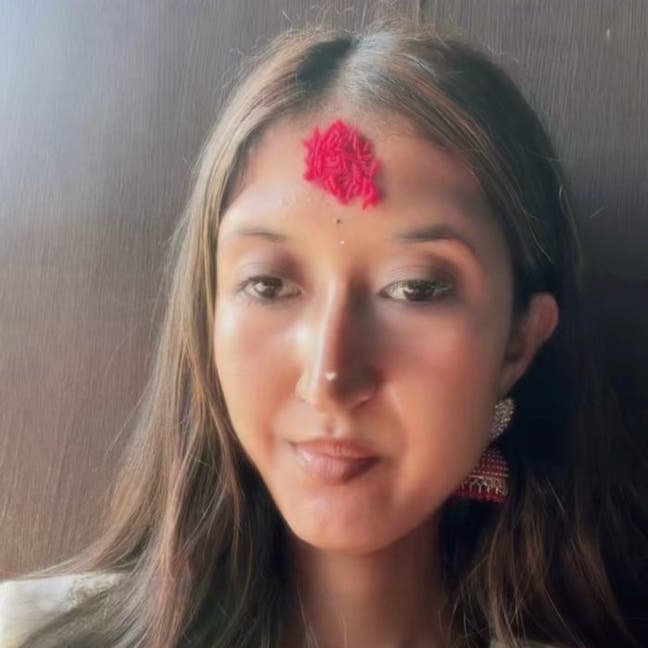 Female seeks a single or double room Main Photo