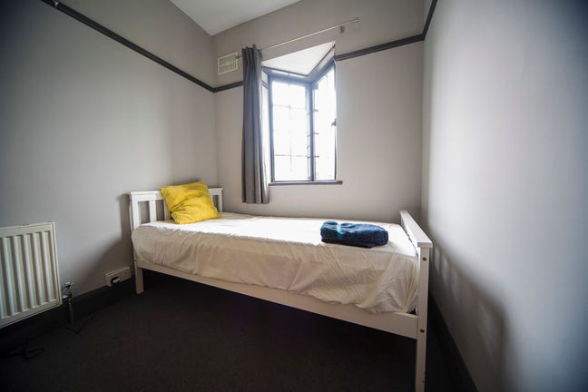 Fab Room-  in Lovely  Friendly House Main Photo