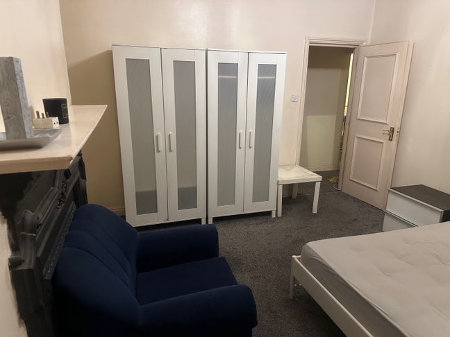 Big king size double room for rent Main Photo