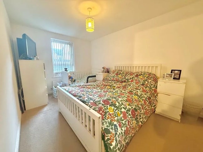 Bright, Stylish Double Room in Friendly Home Main Photo