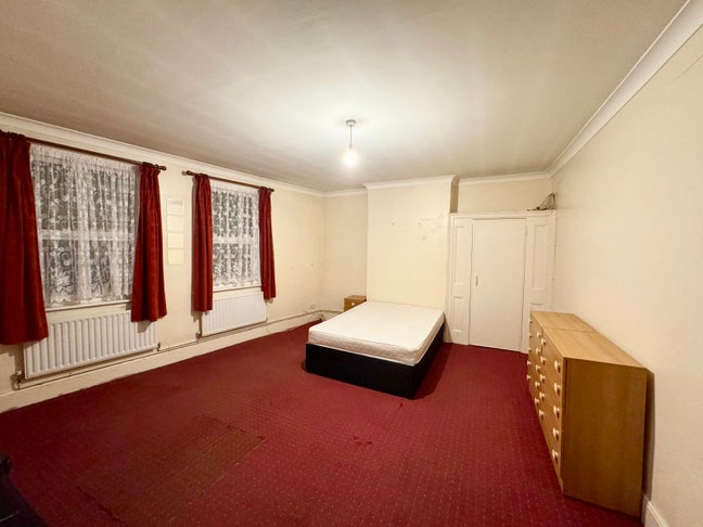 Double Room - Colney Hatch Lane, Muswell Hill Main Photo