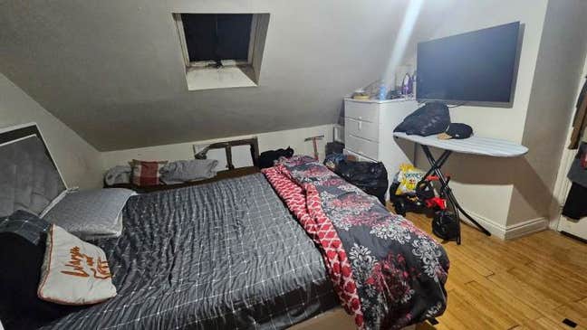 ✨ Double Room with seperate Bath | E6 Main Photo