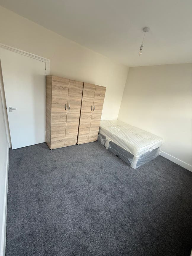 🌟 Modern 4-Bed Home in Stratford • All Bills Incl Main Photo